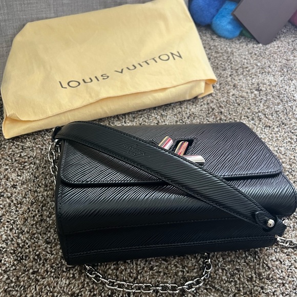 Louis Vuitton Twist MM Bag - Picture 8 of 8